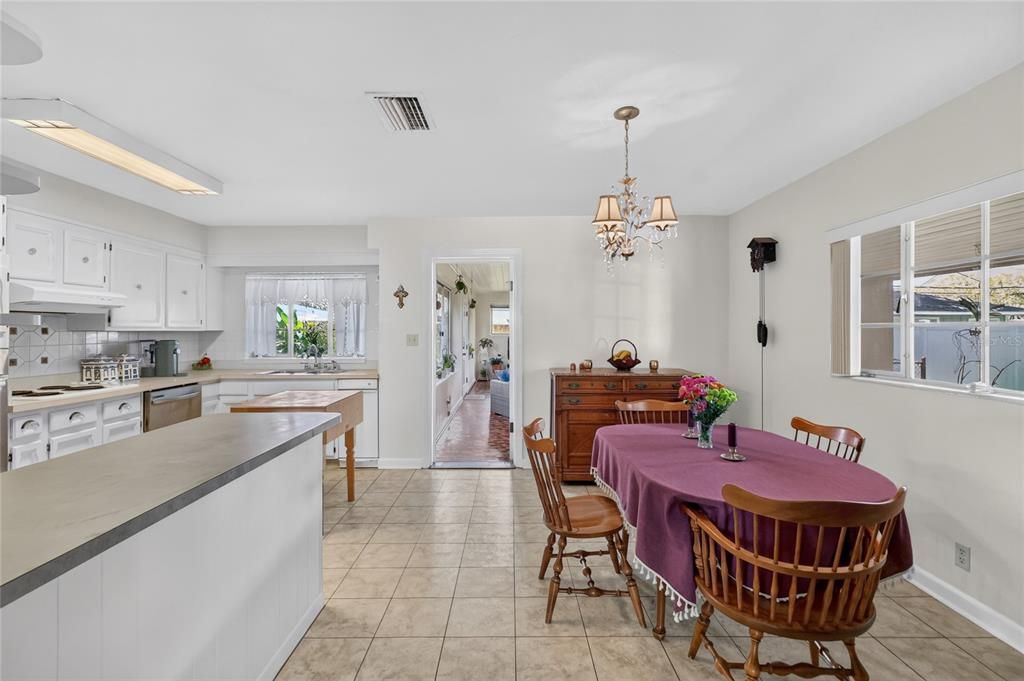 For Sale: $300,000 (3 beds, 2 baths, 1782 Square Feet)