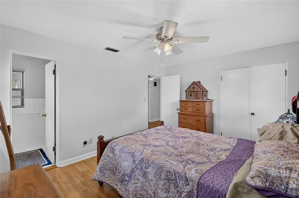 For Sale: $300,000 (3 beds, 2 baths, 1782 Square Feet)