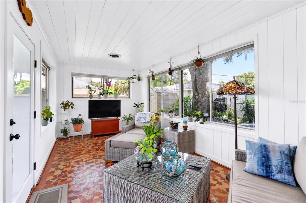 For Sale: $300,000 (3 beds, 2 baths, 1782 Square Feet)