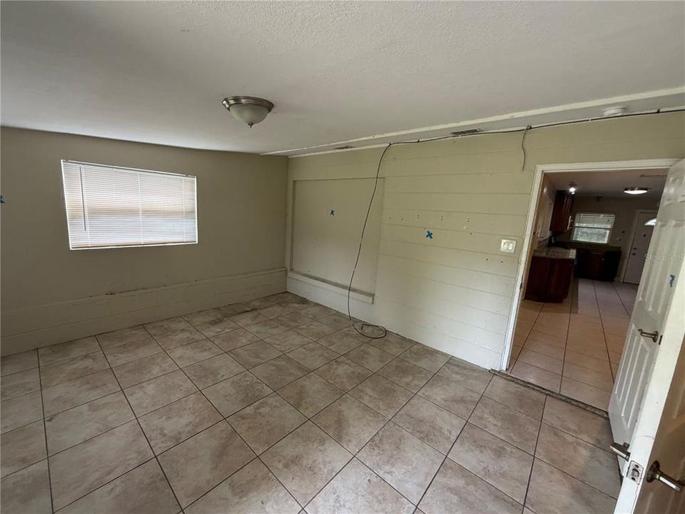 En Venta: $249,900 (4 camas, 2 baños, 1968 Pies cuadrados)
