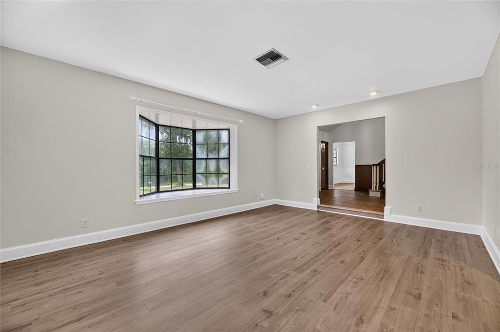 For Sale: $850,000 (4 beds, 3 baths, 3501 Square Feet)