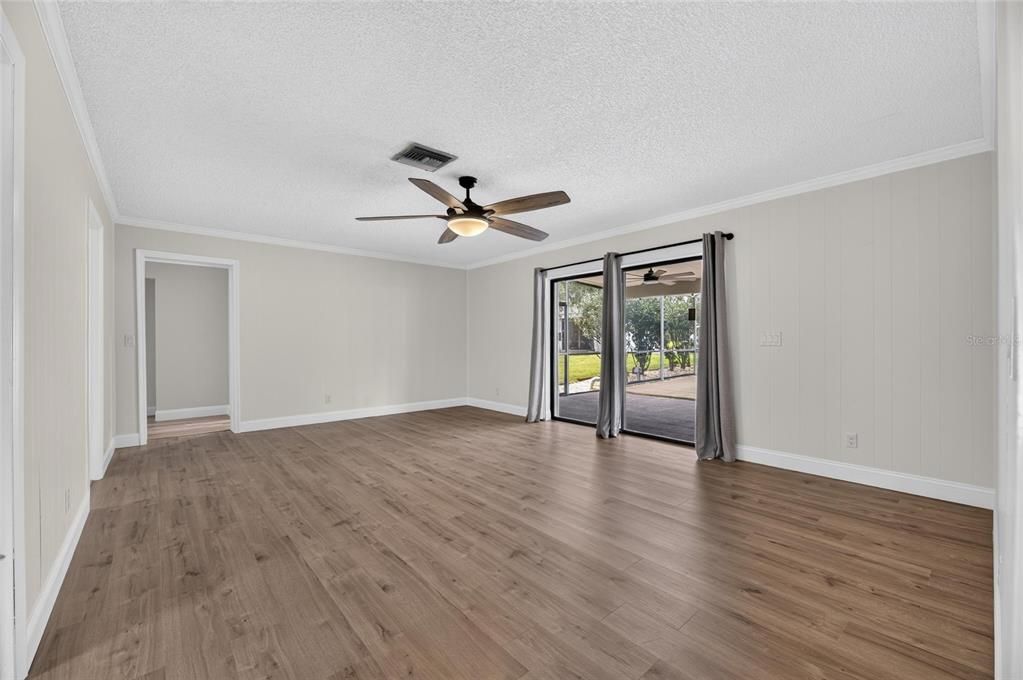 For Sale: $850,000 (4 beds, 3 baths, 3501 Square Feet)