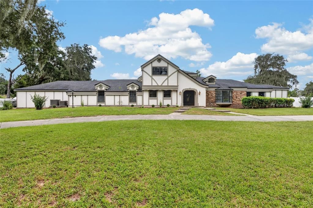 For Sale: $850,000 (4 beds, 3 baths, 3501 Square Feet)