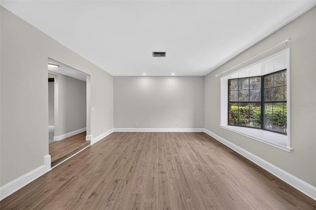 For Sale: $850,000 (4 beds, 3 baths, 3501 Square Feet)