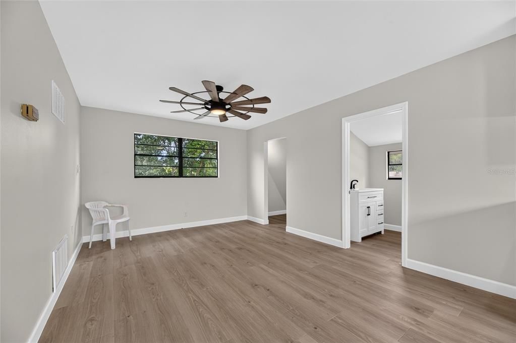 For Sale: $850,000 (4 beds, 3 baths, 3501 Square Feet)