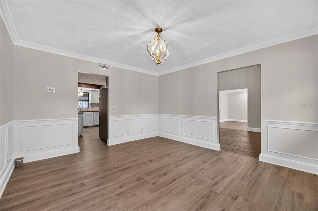 For Sale: $850,000 (4 beds, 3 baths, 3501 Square Feet)