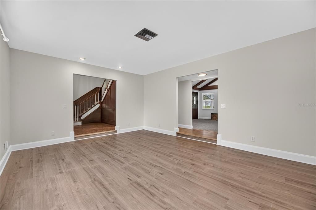For Sale: $850,000 (4 beds, 3 baths, 3501 Square Feet)