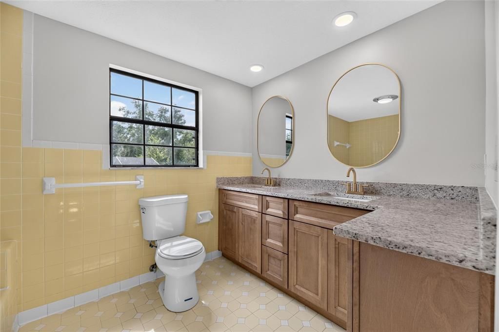 For Sale: $850,000 (4 beds, 3 baths, 3501 Square Feet)