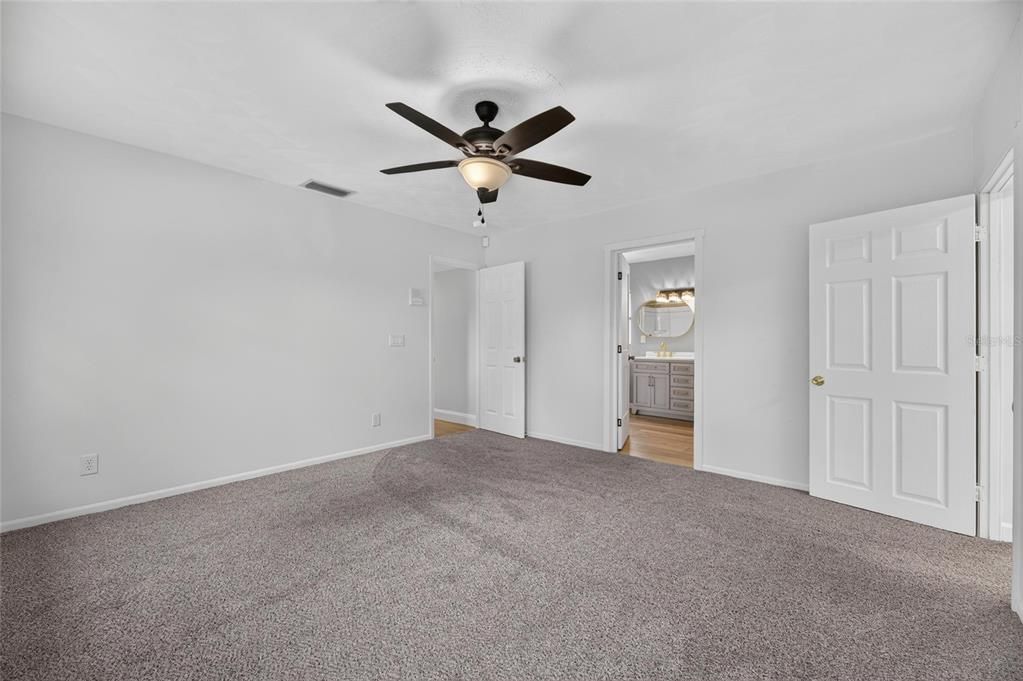 For Sale: $850,000 (4 beds, 3 baths, 3501 Square Feet)