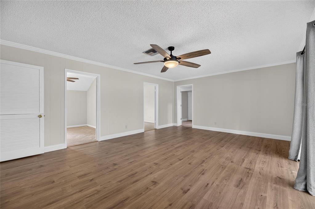 For Sale: $850,000 (4 beds, 3 baths, 3501 Square Feet)