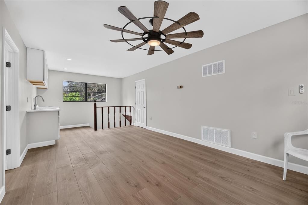 For Sale: $850,000 (4 beds, 3 baths, 3501 Square Feet)