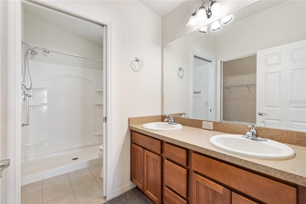 For Sale: $330,000 (3 beds, 2 baths, 1468 Square Feet)