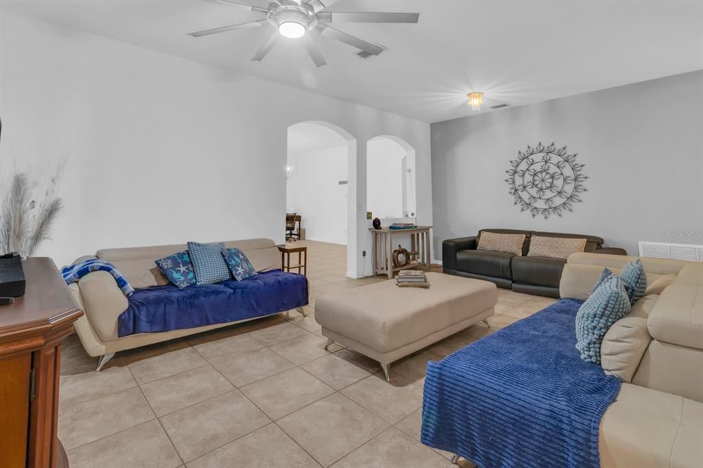 For Sale: $540,000 (4 beds, 2 baths, 2020 Square Feet)