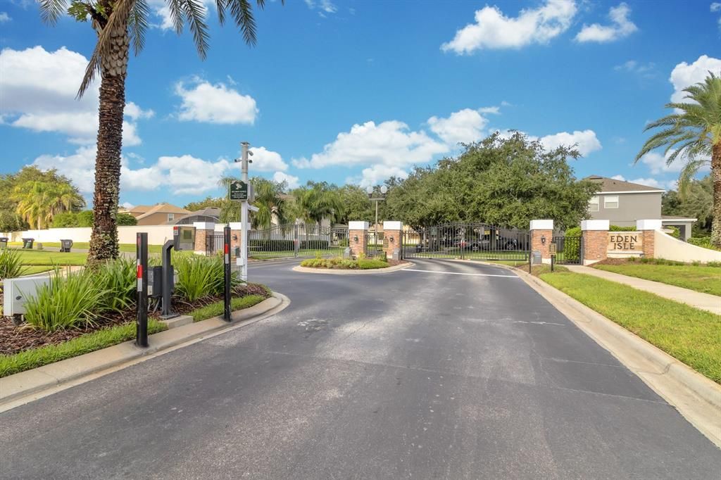 For Sale: $540,000 (4 beds, 2 baths, 2020 Square Feet)