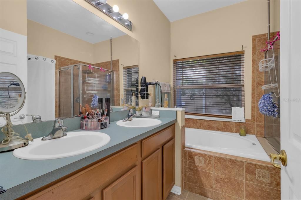 For Sale: $540,000 (4 beds, 2 baths, 2020 Square Feet)