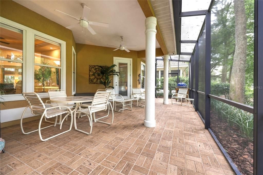 En Venta: $664,900 (3 camas, 2 baños, 2376 Pies cuadrados)