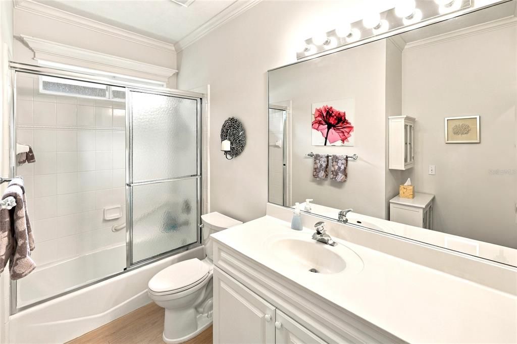 En Venta: $664,900 (3 camas, 2 baños, 2376 Pies cuadrados)