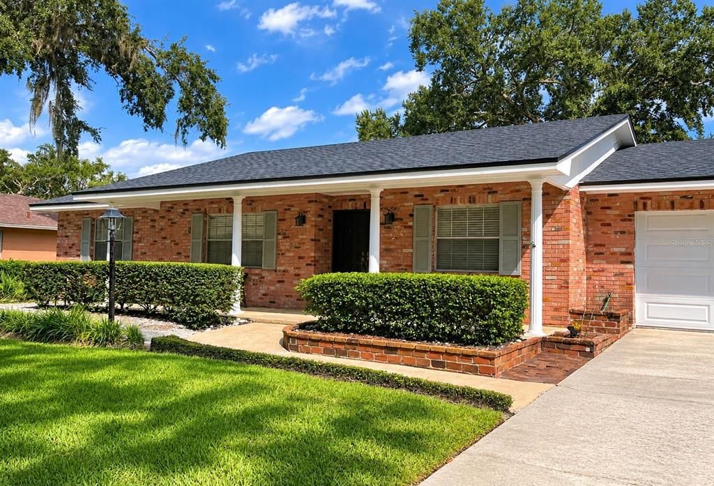 For Sale: $525,000 (4 beds, 2 baths, 1886 Square Feet)