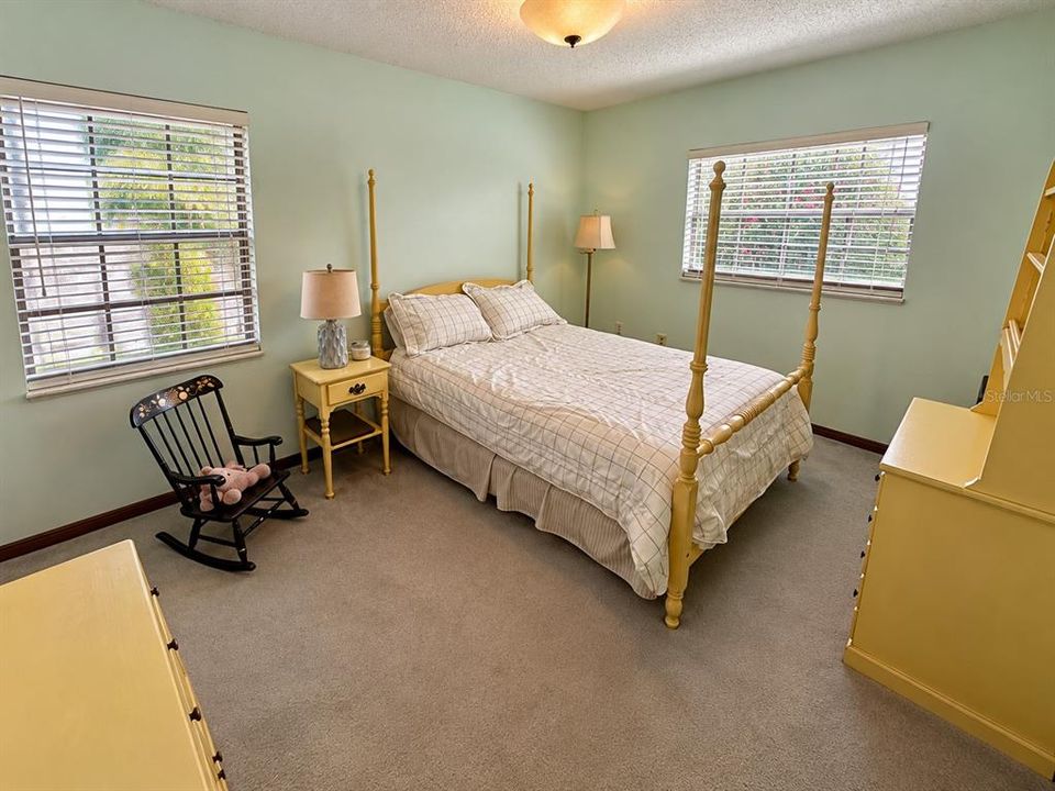 For Sale: $525,000 (4 beds, 2 baths, 1886 Square Feet)