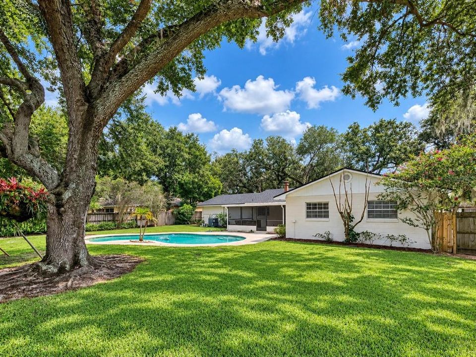 For Sale: $525,000 (4 beds, 2 baths, 1886 Square Feet)