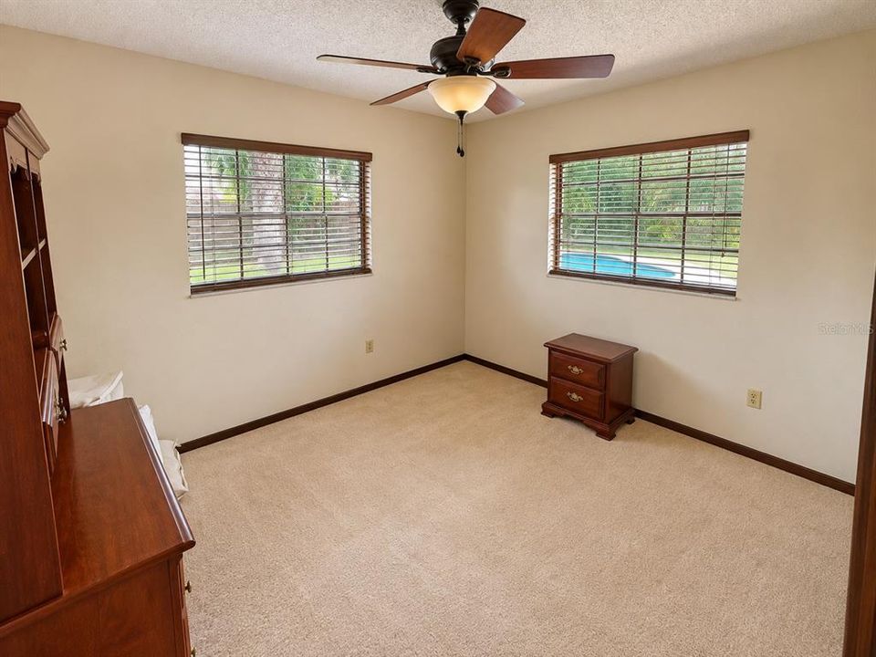 For Sale: $525,000 (4 beds, 2 baths, 1886 Square Feet)