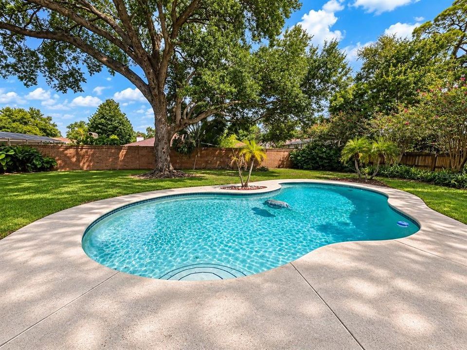 For Sale: $525,000 (4 beds, 2 baths, 1886 Square Feet)