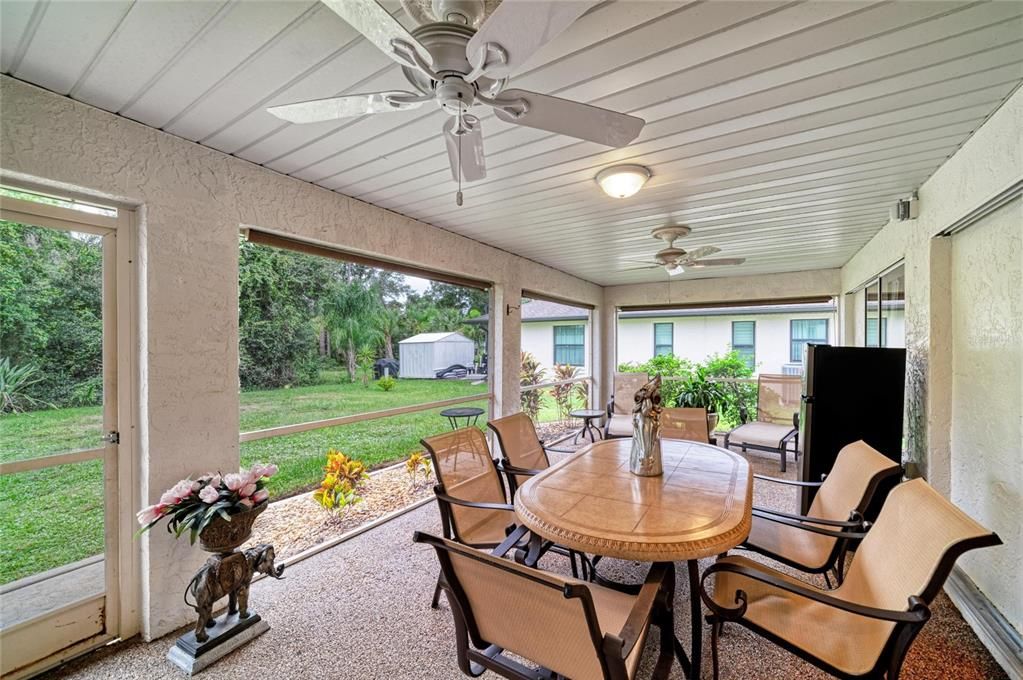 En Venta: $369,900 (4 camas, 2 baños, 2225 Pies cuadrados)
