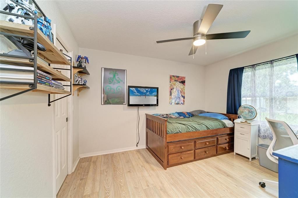 En Venta: $369,900 (4 camas, 2 baños, 2225 Pies cuadrados)