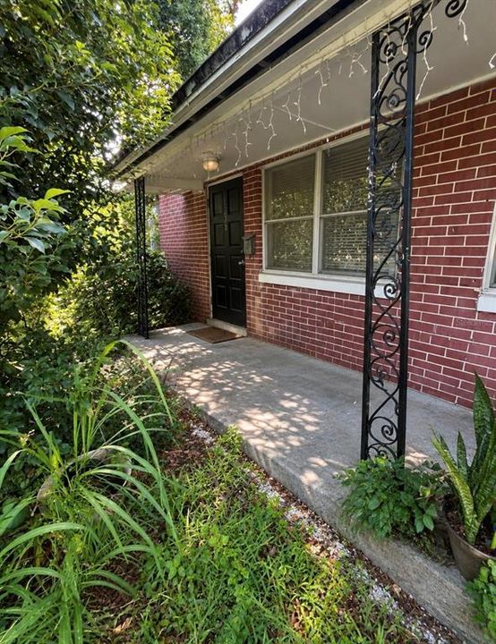 For Rent: $1,650 (2 beds, 1 baths, 730 Square Feet)
