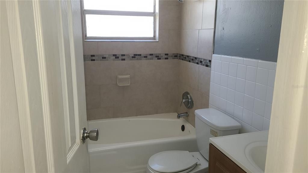 В аренду: $1,250 (1 спален, 1 ванн, 650 Квадратных фут)