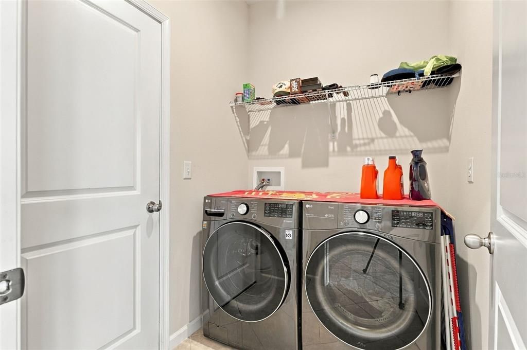 For Sale: $350,000 (3 beds, 2 baths, 1515 Square Feet)