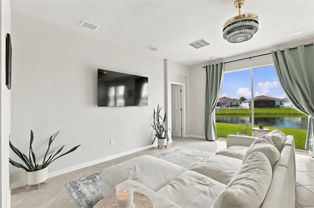 For Sale: $350,000 (3 beds, 2 baths, 1515 Square Feet)