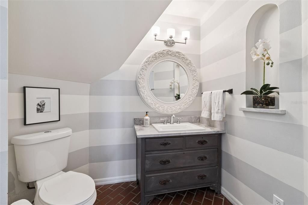 For Sale: $925,000 (3 beds, 2 baths, 3684 Square Feet)