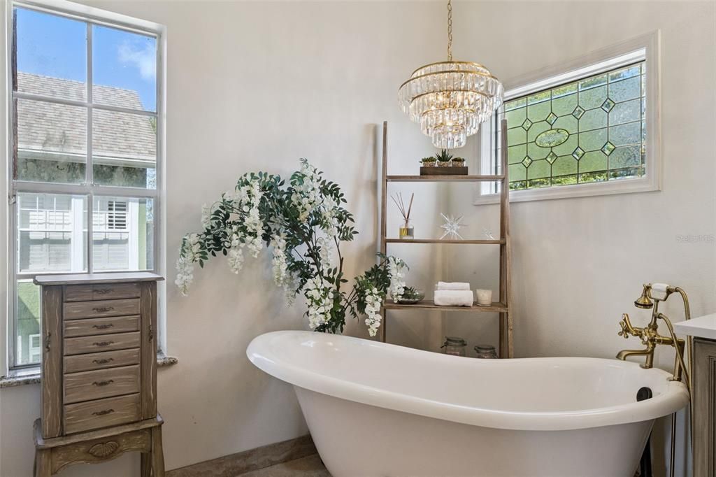 For Sale: $925,000 (3 beds, 2 baths, 3684 Square Feet)