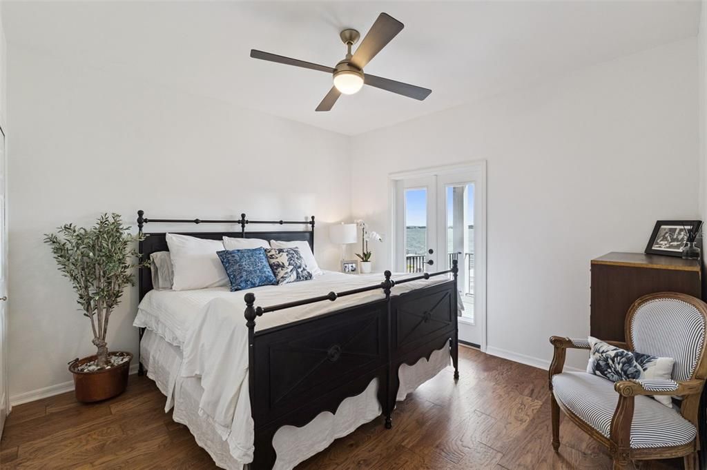 For Sale: $925,000 (3 beds, 2 baths, 3684 Square Feet)