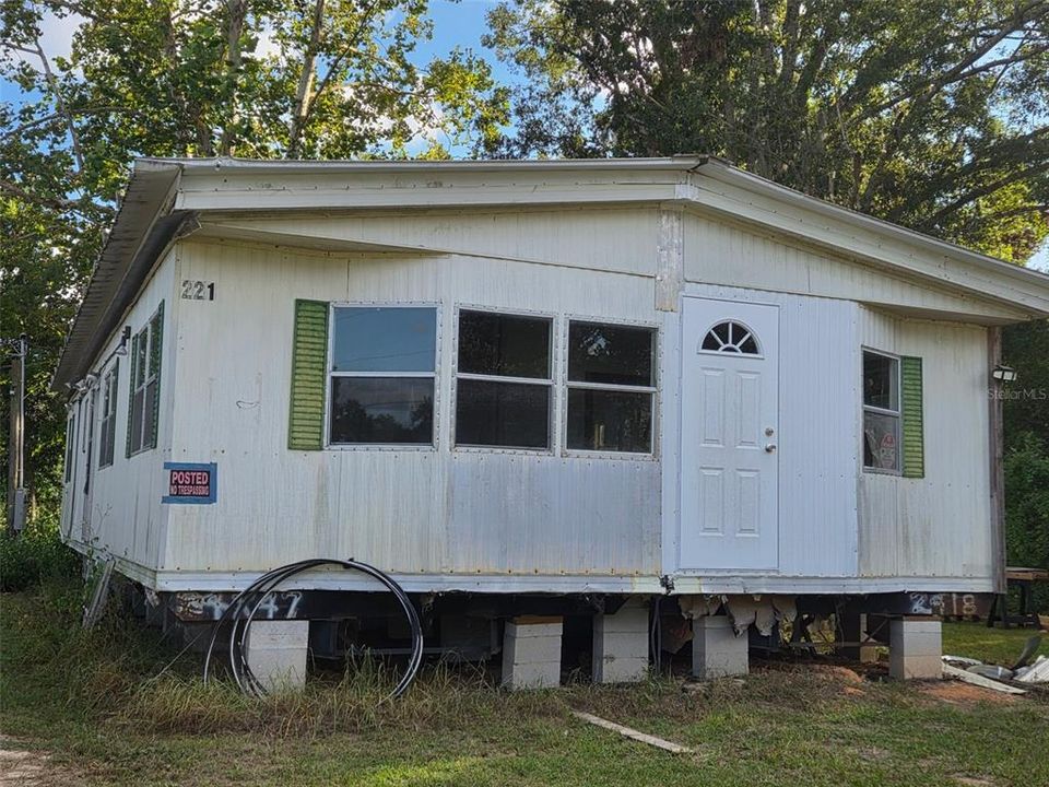 For Sale: $89,900 (2 beds, 2 baths, 1056 Square Feet)