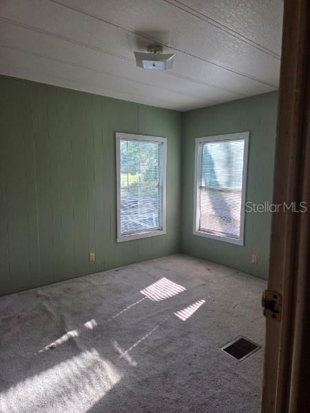 For Sale: $89,900 (2 beds, 2 baths, 1056 Square Feet)