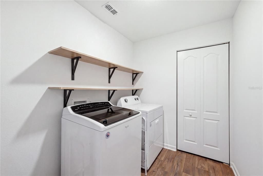 For Sale: $350,000 (4 beds, 2 baths, 1800 Square Feet)