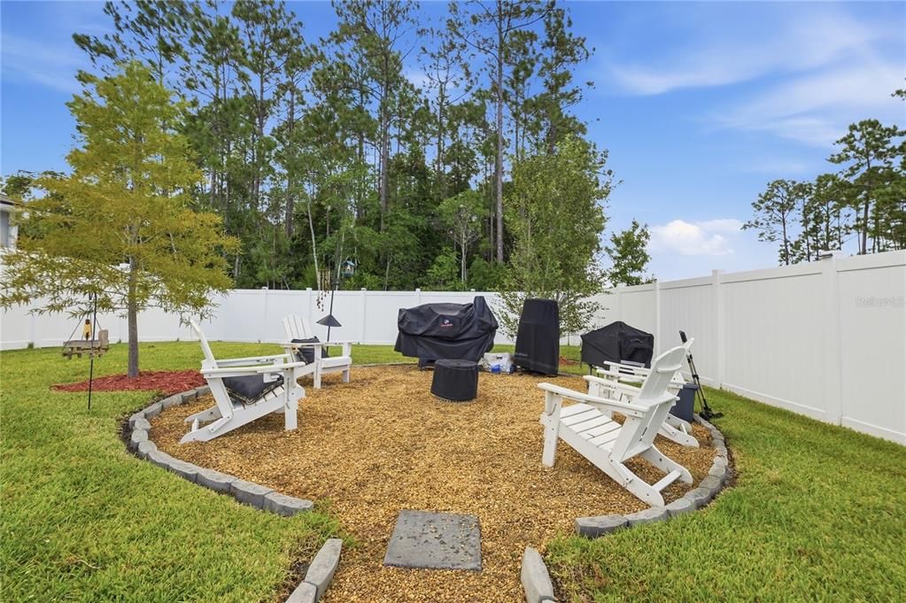 For Sale: $350,000 (4 beds, 2 baths, 1800 Square Feet)