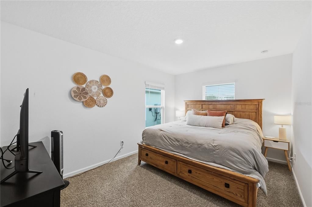 For Sale: $350,000 (4 beds, 2 baths, 1800 Square Feet)