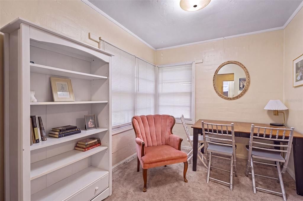 : $305,000 (2 спален, 1 ванн, 868 Квадратных фут)