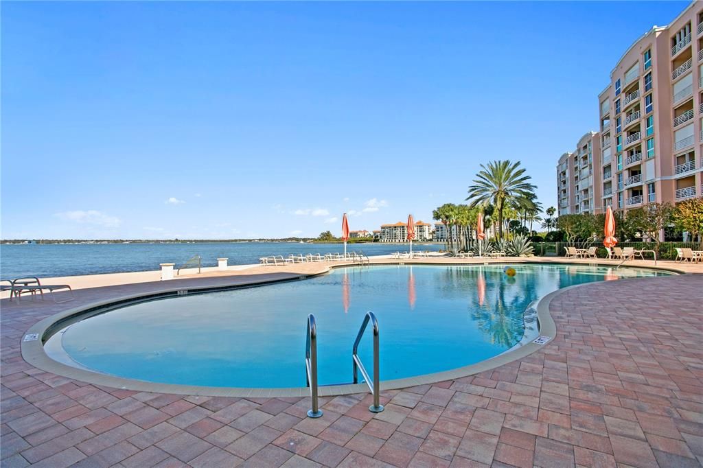 For Sale: $995,000 (3 beds, 2 baths, 1867 Square Feet)