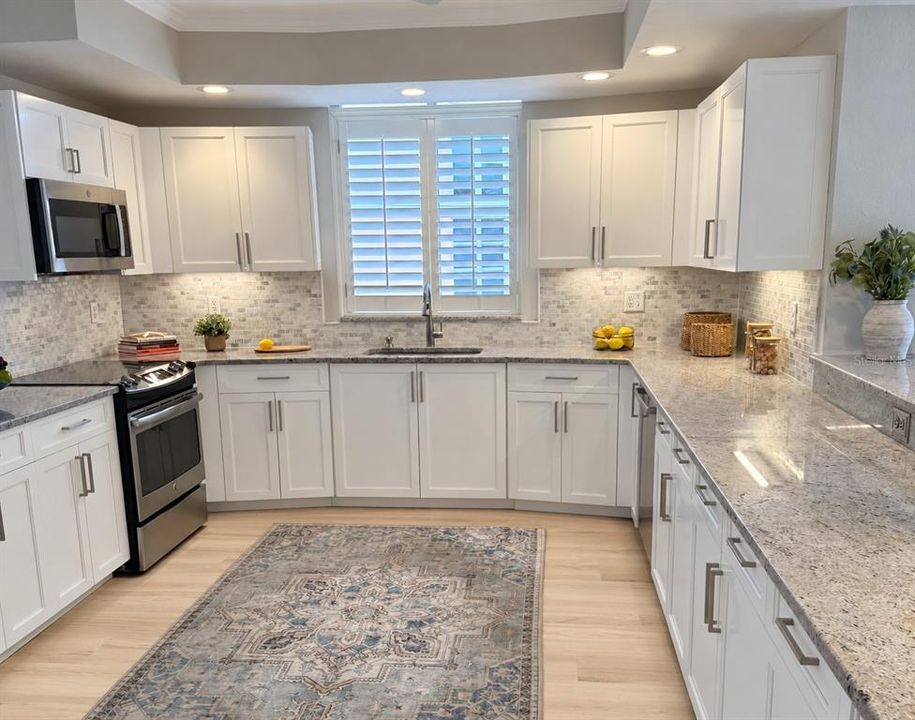 For Sale: $995,000 (3 beds, 2 baths, 1867 Square Feet)