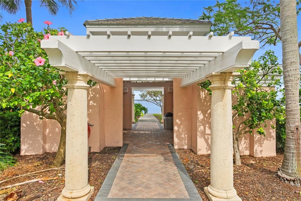 For Sale: $995,000 (3 beds, 2 baths, 1867 Square Feet)