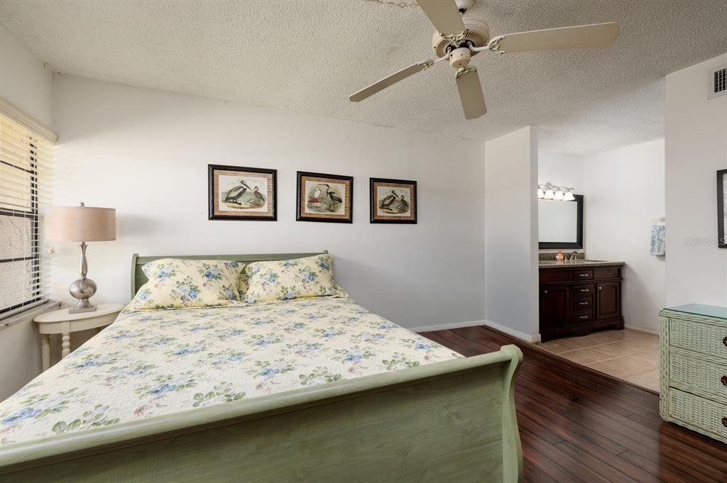 En Venta: $170,000 (2 camas, 2 baños, 1045 Pies cuadrados)