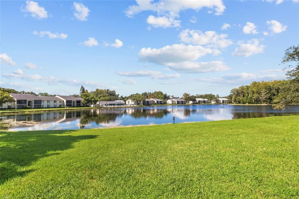 For Sale: $185,000 (2 beds, 2 baths, 979 Square Feet)