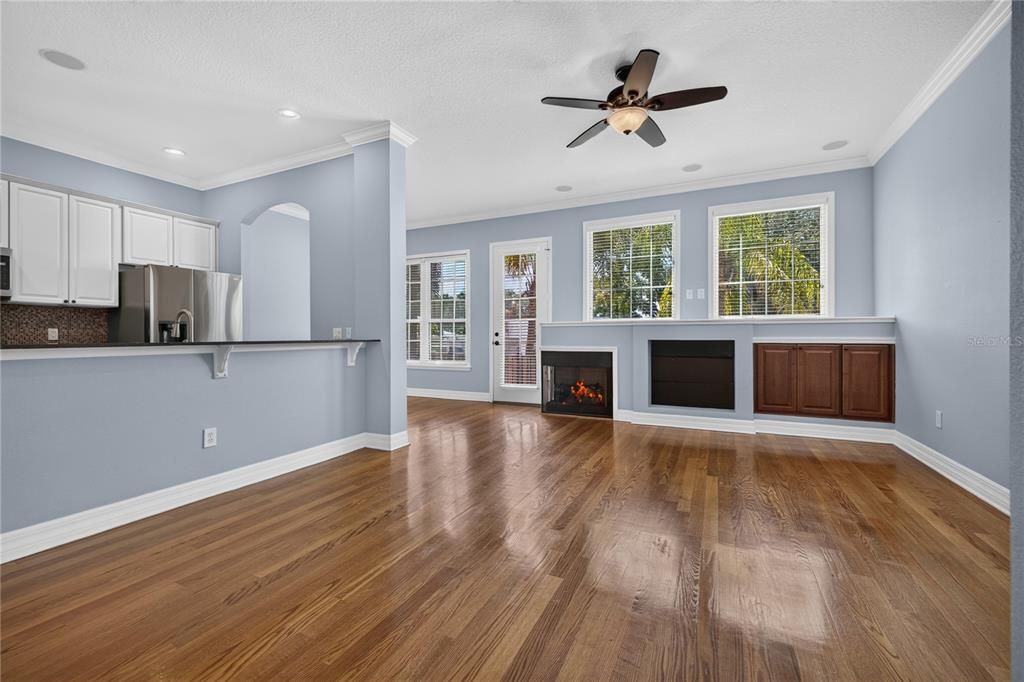 En Venta: $675,000 (3 camas, 2 baños, 2122 Pies cuadrados)