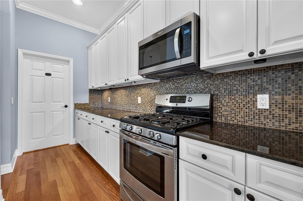En Venta: $675,000 (3 camas, 2 baños, 2122 Pies cuadrados)