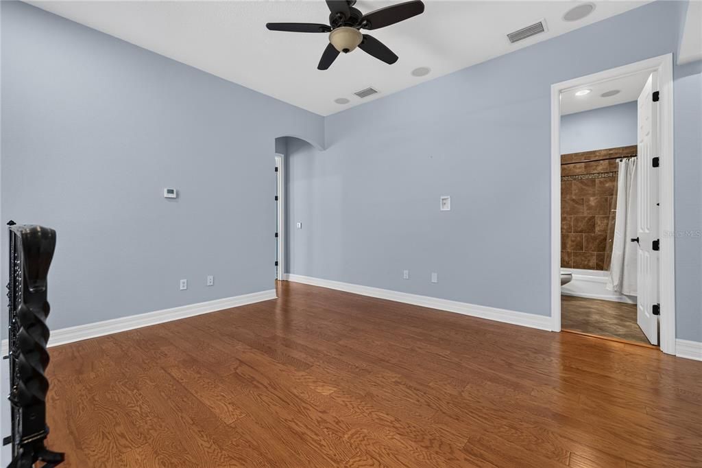 En Venta: $675,000 (3 camas, 2 baños, 2122 Pies cuadrados)