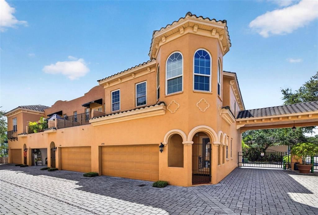 En Venta: $675,000 (3 camas, 2 baños, 2122 Pies cuadrados)